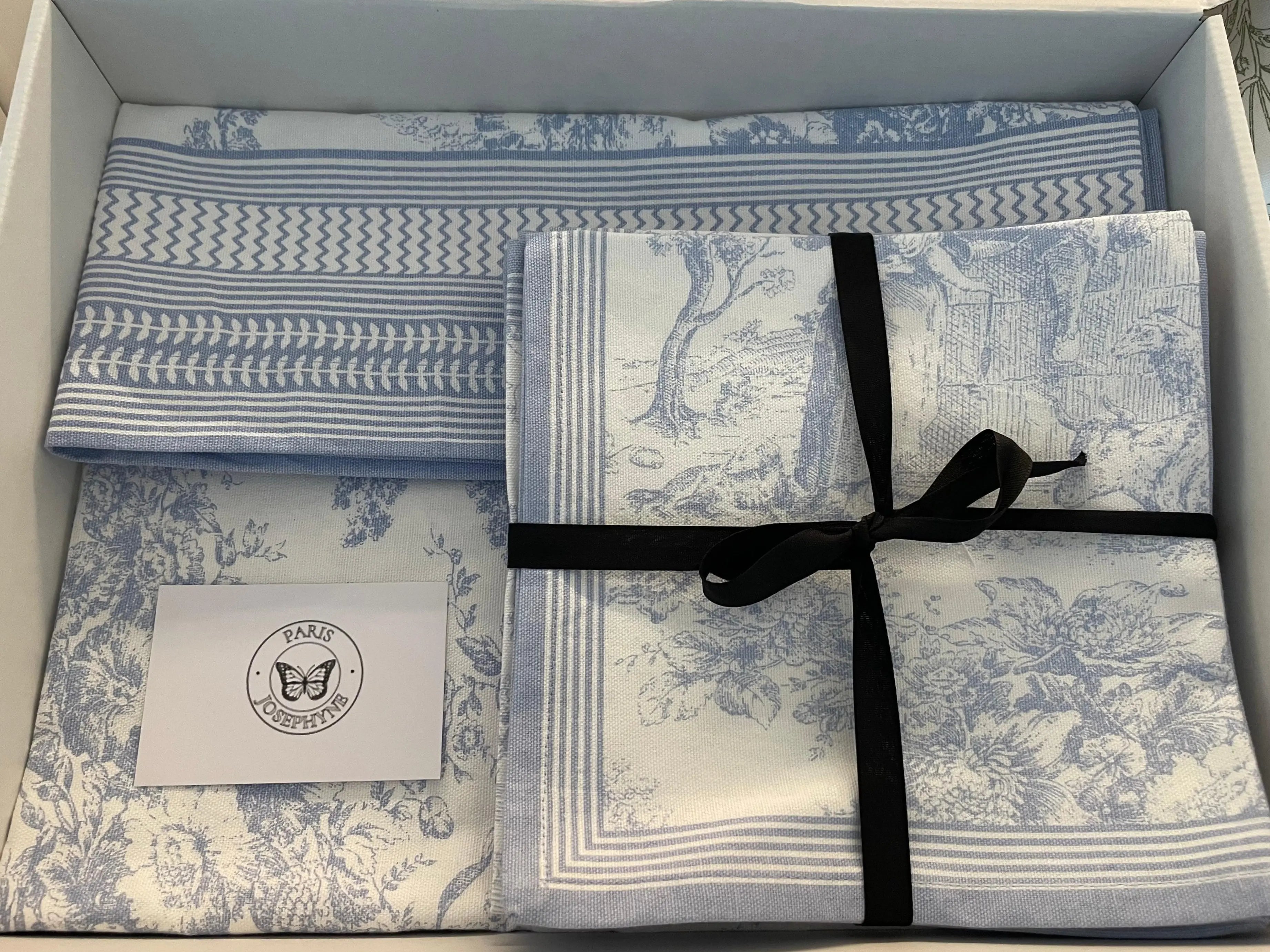 Table box - Albertine